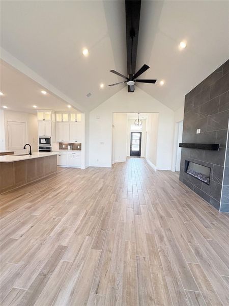 Spacious, unfurnished interior of a new home in Briarley, Montgomery (Image 21).