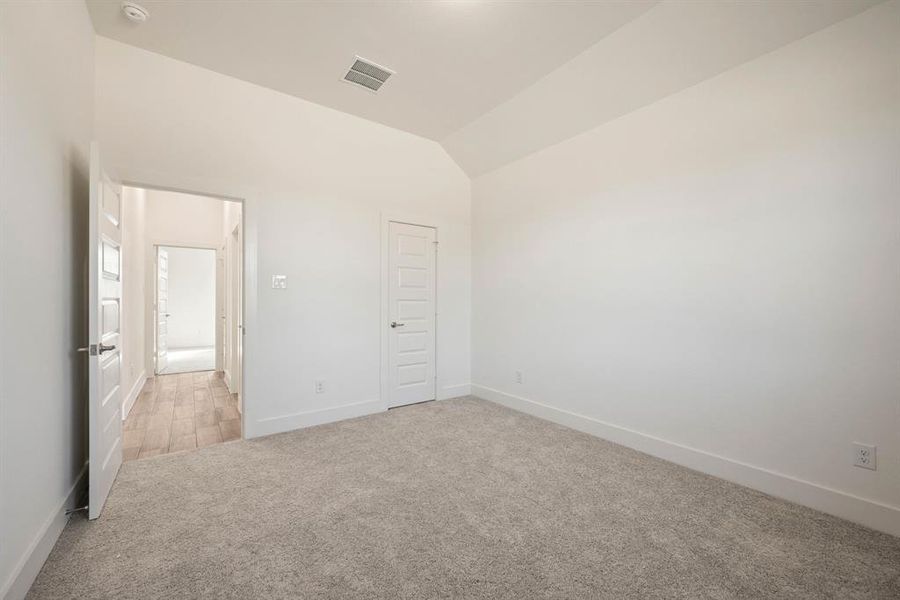 Spacious, unfurnished interior of a new home in Saddleback Estates, Boyd (Image 26).