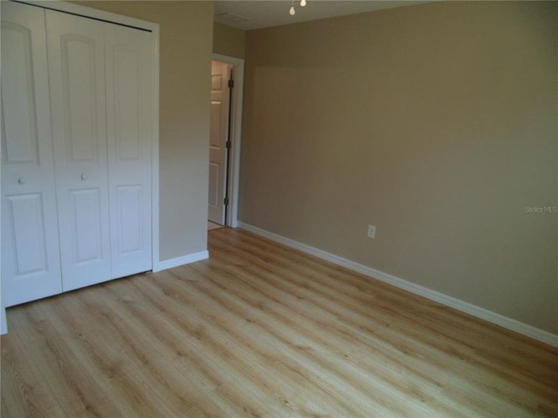Spacious, unfurnished interior of a new home in , Ocala (Image 12).