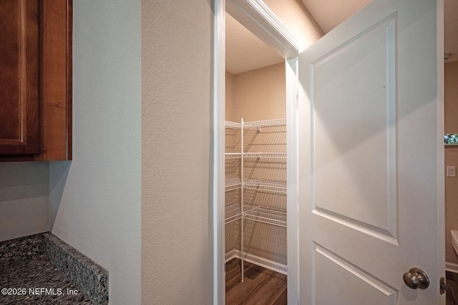 Spacious, unfurnished interior of a new home in Edinburgh Village, Jacksonville (Image 24).