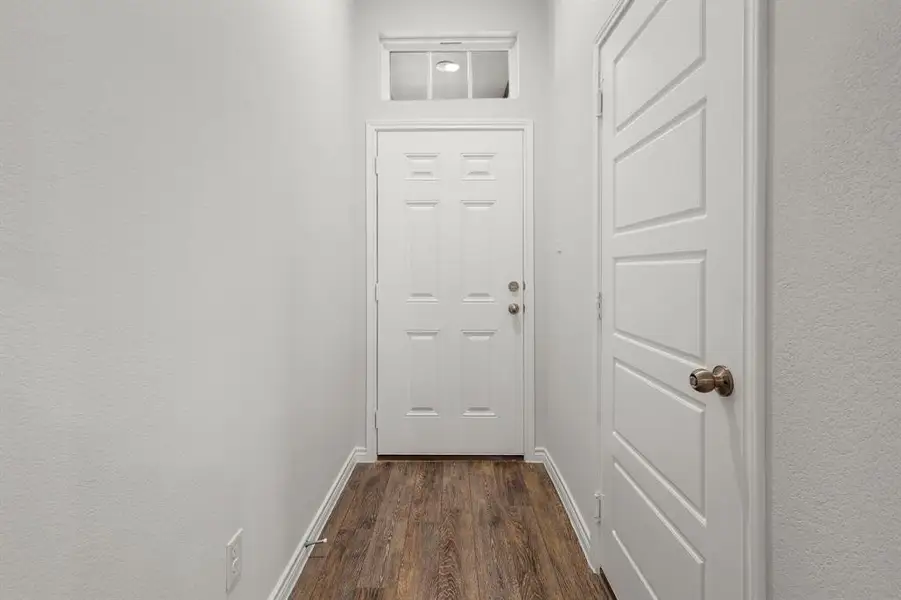 Image 15 of a home in Sycamore Landing.