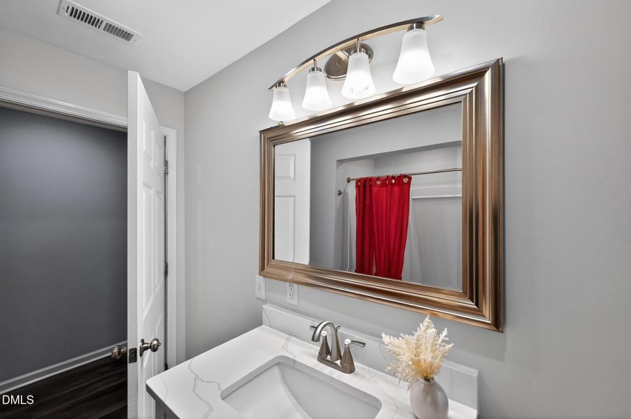 28_1696_James_Winston_Rd-Bathroom-7959