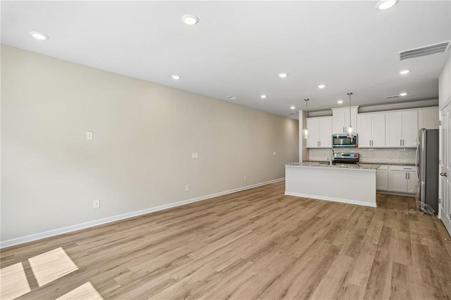 Spacious, unfurnished interior of a new home in Artisan Walk, Fairburn (Image 25).