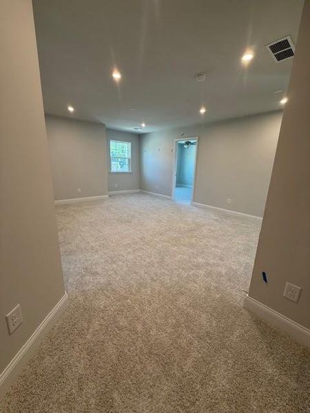 Spacious, unfurnished interior of a new home in Sierra Creek, Hoschton (Image 20).