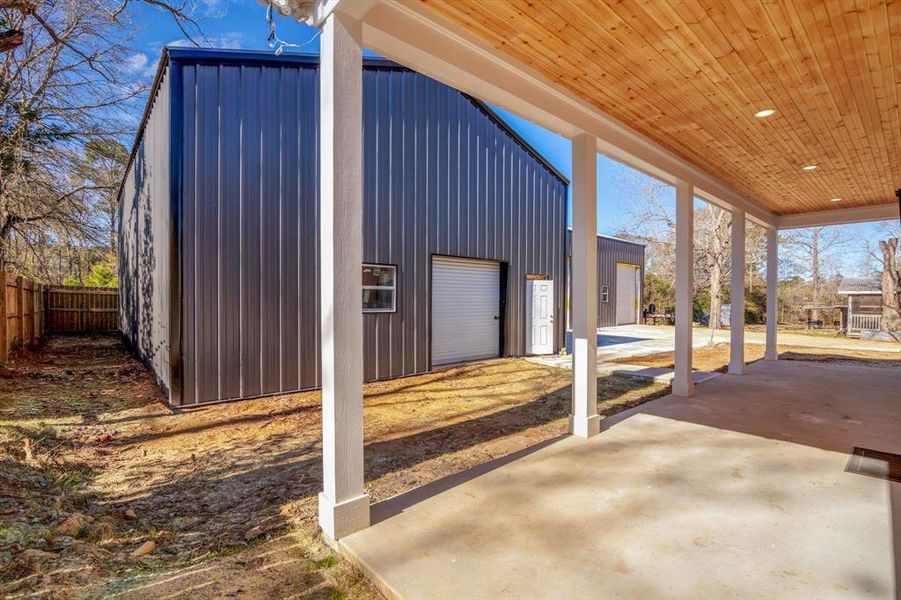 Nice coverd patio.  Great for entertaining