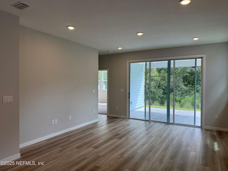 Spacious, unfurnished interior of a new home in The Preserve at Concourse Crossing, Fernandina Beach (Image 9).
