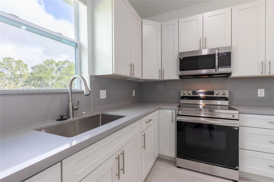 Furnished interior view inside a new home in , Lake Placid (Image 12).