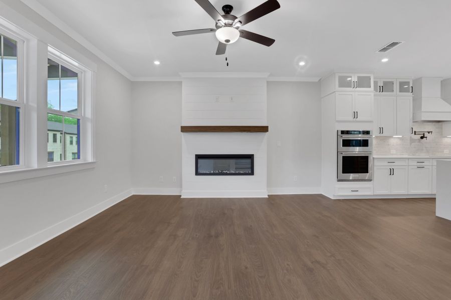 Spacious, unfurnished interior of a new home in The Groves at Myrtle, Roswell (Image 14).