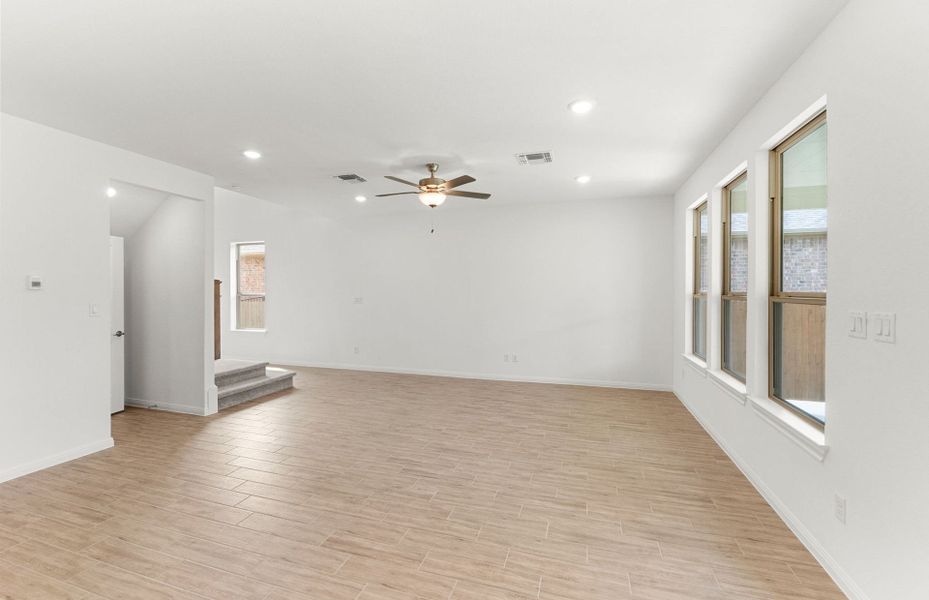 Spacious, unfurnished interior of a new home in Santa Rita Ranch, Liberty Hill (Image 15). Spacious, unfurnished interior of a new home in Santa Rita Ranch, Liberty Hill (Image 15).