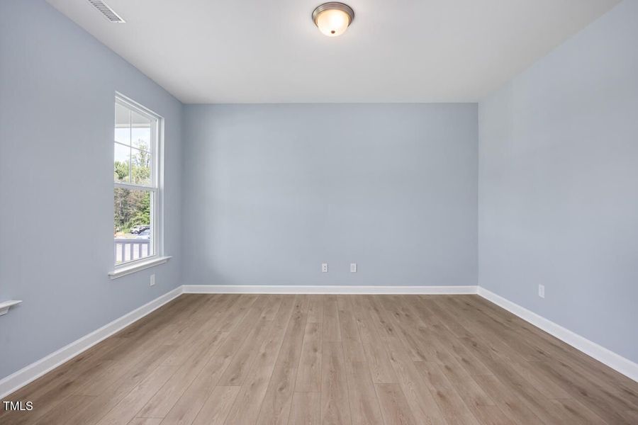 Spacious, unfurnished interior of a new home in Tobacco Road, Angier (Image 11).
