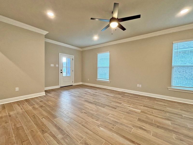 Spacious, unfurnished interior of a new home in Natureview, Freeport (Image 17).