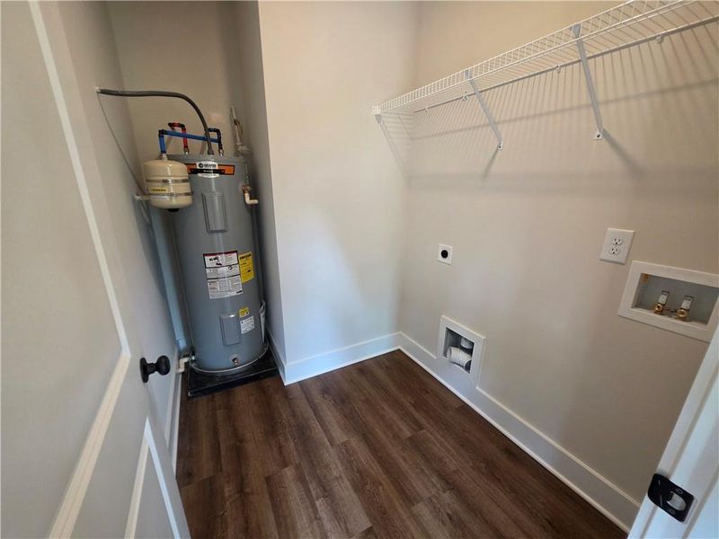 Spacious, unfurnished interior of a new home in , Dallas (Image 19).