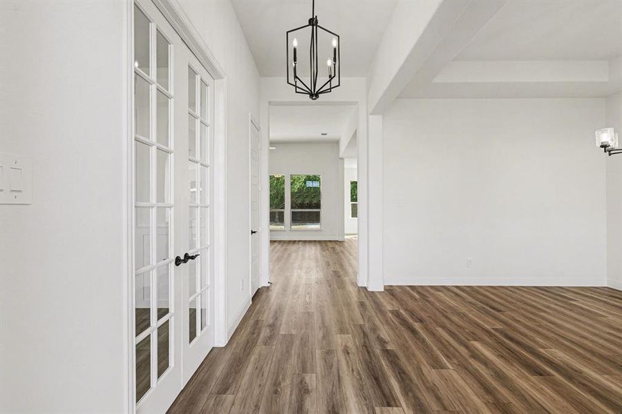 Spacious, unfurnished interior of a new home in Sagebrush Addition, Midlothian (Image 19).