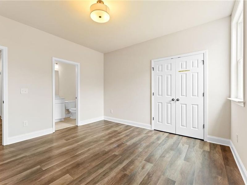 Spacious, unfurnished interior of a new home in Cedar Farms, Winder (Image 26).