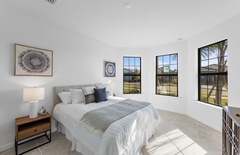 Furnished interior view inside a new home in Del Webb Naples, Immokalee (Image 9).