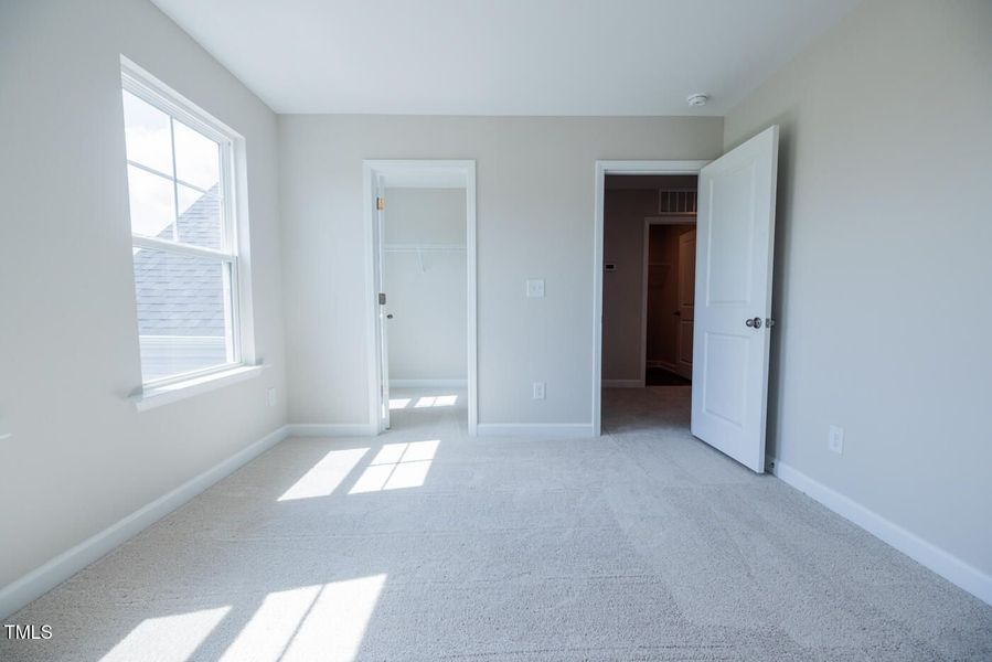 Spacious, unfurnished interior of a new home in Tobacco Road, Angier (Image 116). Spacious, unfurnished interior of a new home in Tobacco Road, Angier (Image 116).