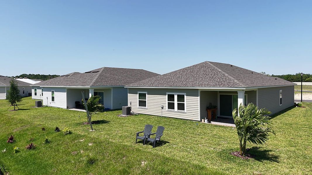 Exterior details and patio area of a home in Coopers Meadow, Jacksonville (Image 16).
