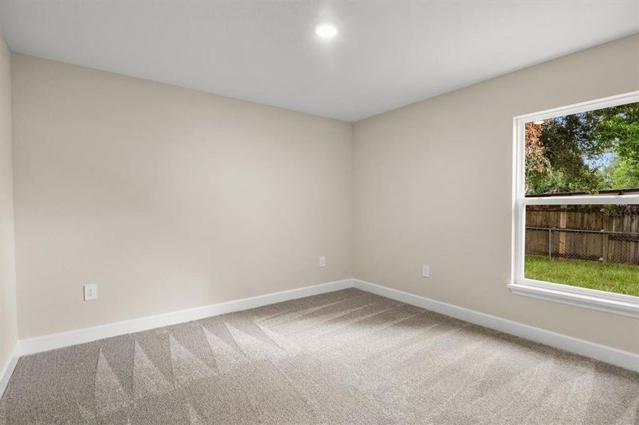 Spacious, unfurnished interior of a new home in , Eagle Lake (Image 27).