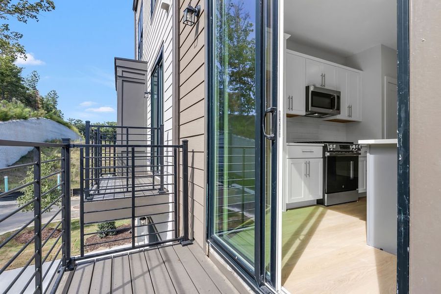 Exterior details and patio area of a home in Echo Park, Suwanee (Image 3).
