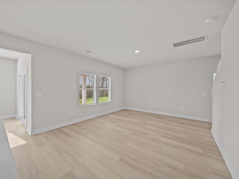 Spacious, unfurnished interior of a new home in Cedar Shoals – Heritage Collection, Piedmont (Image 10).