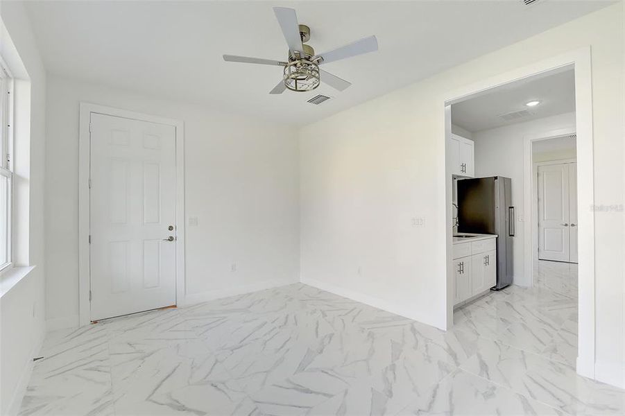 Spacious, unfurnished interior of a new home in , Apopka (Image 38).