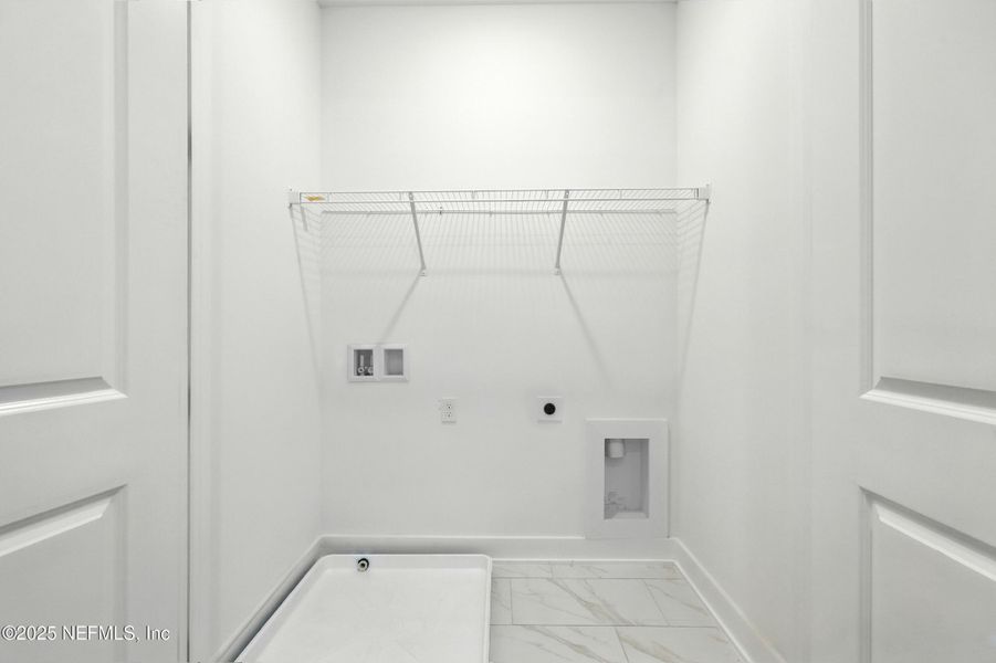 Spacious, unfurnished interior of a new home in , Jacksonville Beach (Image 31).