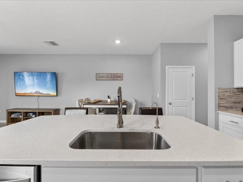 Close-up of interior finishes inside a home in , Apollo Beach (Image 21).