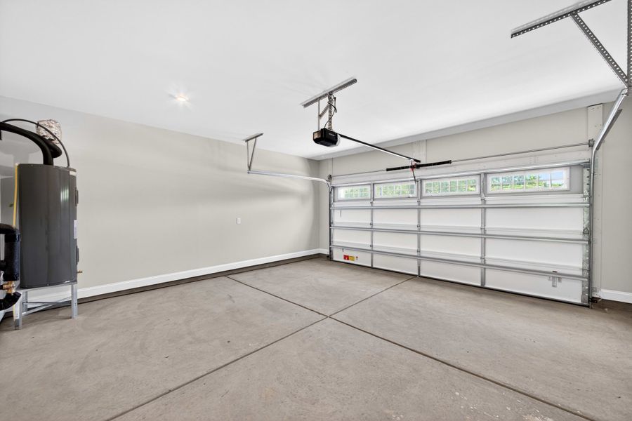 Spacious, unfurnished interior of a new home in Southbridge, Fort Mill (Image 29).