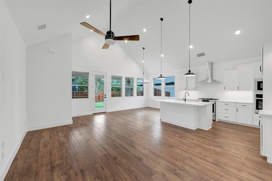 Spacious, unfurnished interior of a new home in Heritage Ranch, Sherman (Image 15).