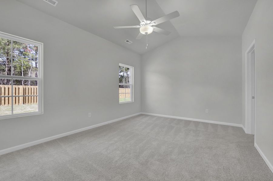 Spacious, unfurnished interior of a new home in River Tide Farms, Bolivia (Image 15).