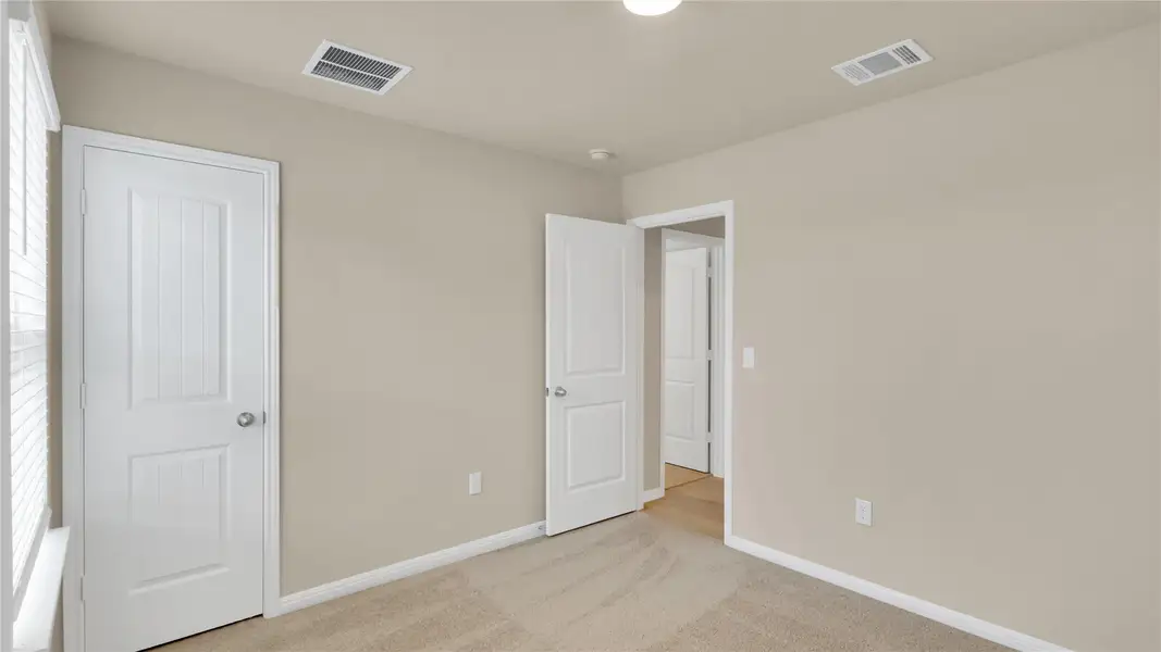 Spacious, unfurnished interior of a new home in Bar W Ranch, Leander (Image 21). Spacious, unfurnished interior of a new home in Bar W Ranch, Leander (Image 21).