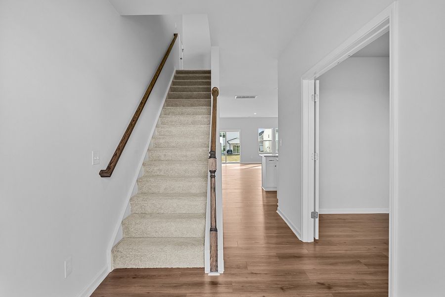 Spacious, unfurnished interior of a new home in Hanes Lake, Winston-Salem (Image 15).