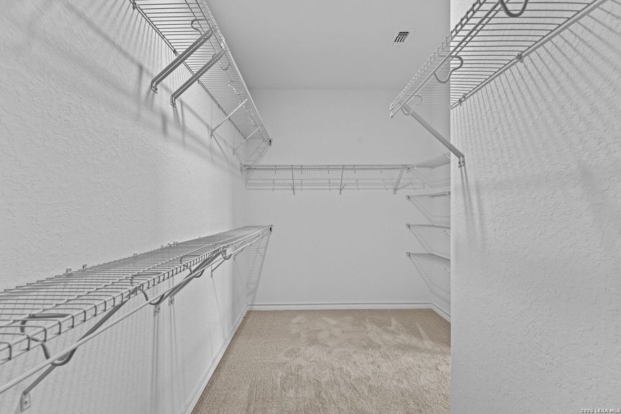 Spacious, unfurnished interior of a new home in Dove Song, Marion (Image 14).