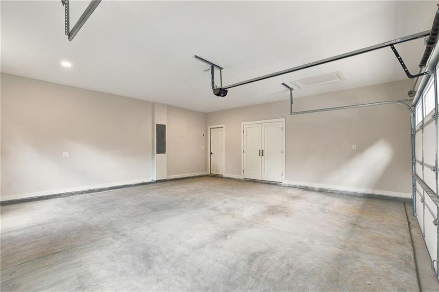 Spacious, unfurnished interior of a new home in , Atlanta (Image 42).