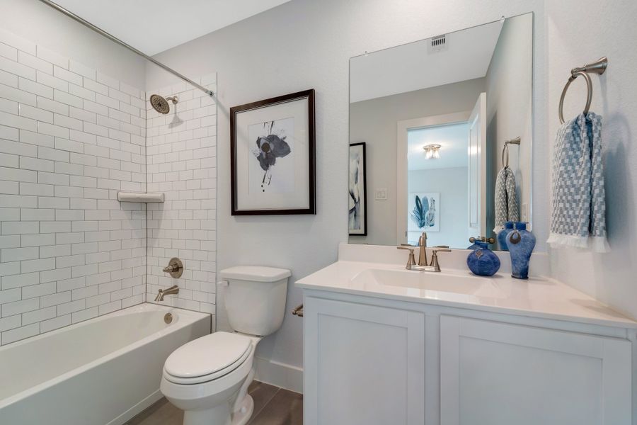 Furnished interior view inside a new home in Saddlebrook Estates, Waxahachie (Image 28). Furnished interior view inside a new home in Saddlebrook Estates, Waxahachie (Image 28).