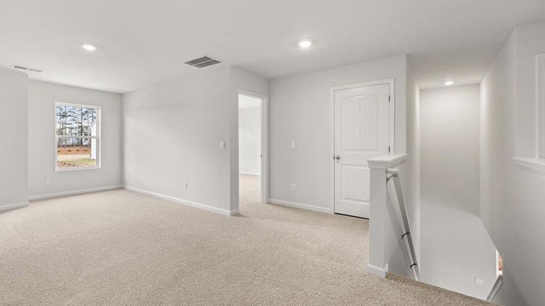 Spacious, unfurnished interior of a new home in Sheffield Highlands, Dallas (Image 39).