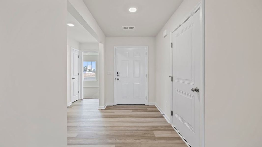 Spacious, unfurnished interior of a new home in Lakestone, Woodruff (Image 15).