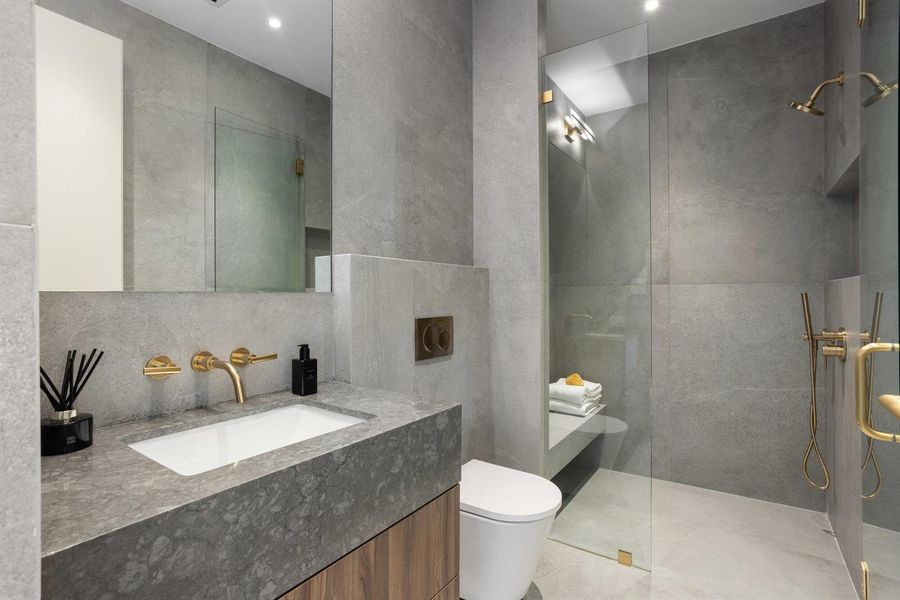 Bathroom #2