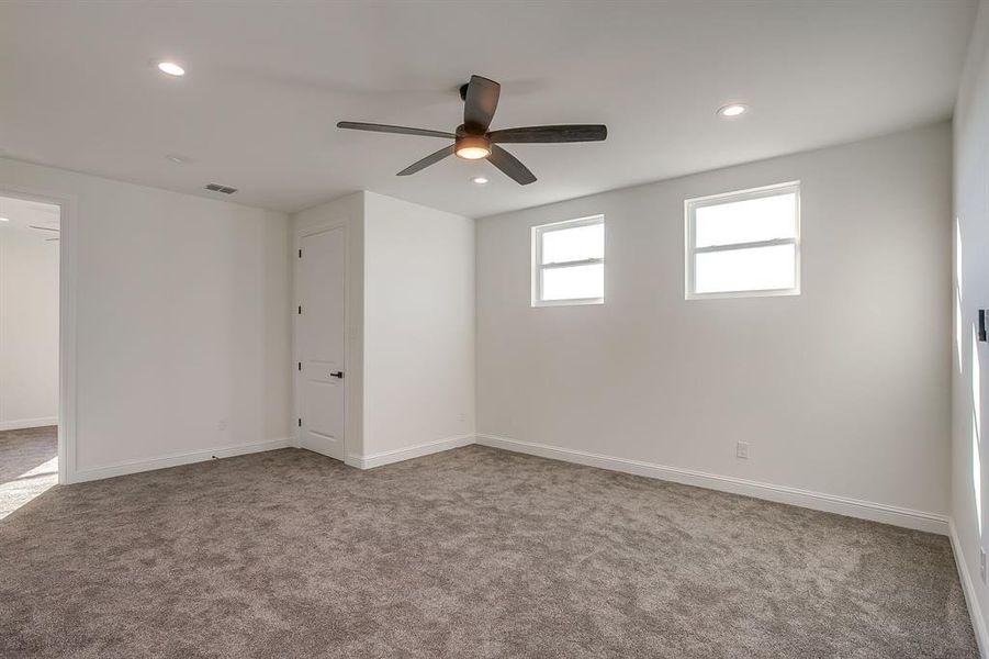Spacious, unfurnished interior of a new home in , Grandview (Image 29).