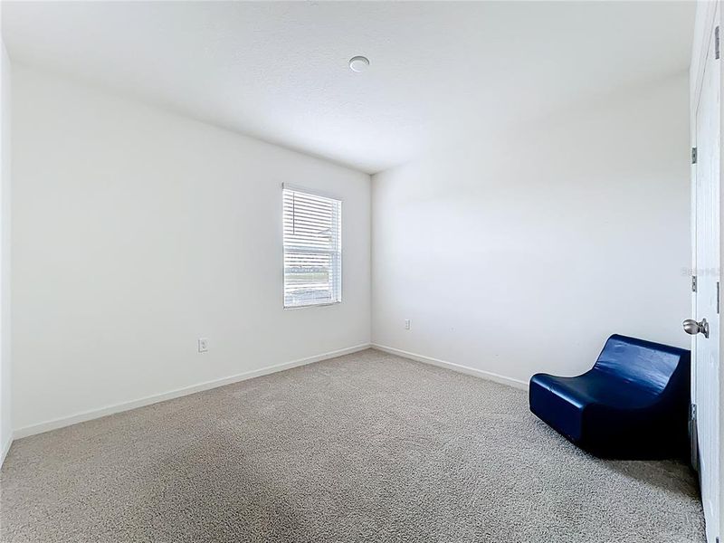 Spacious, unfurnished interior of a new home in Cypress Bay West, Palm Bay (Image 23).