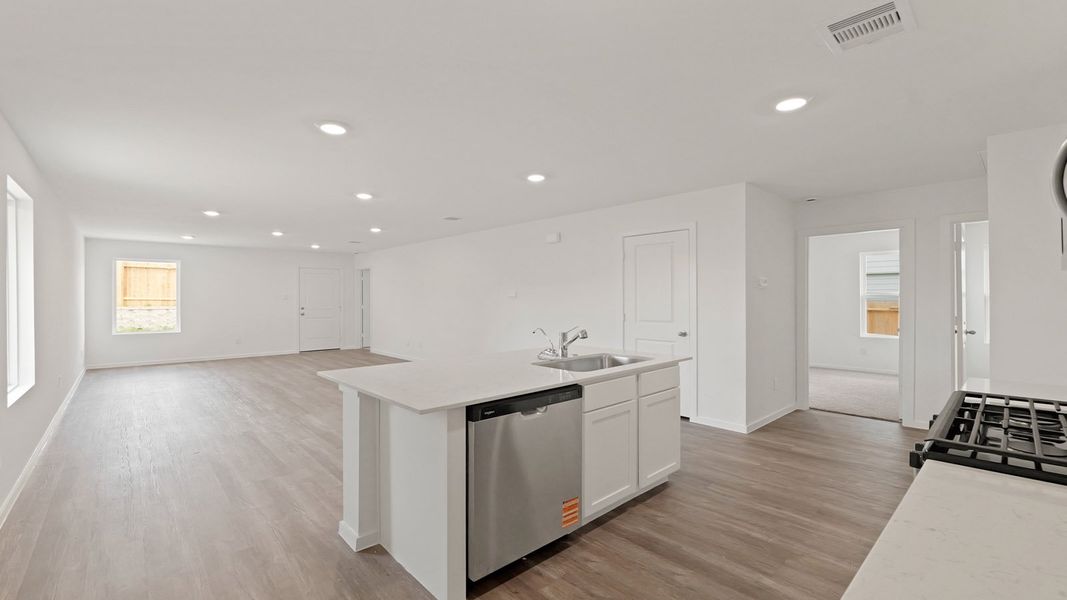 Representative furnished interior of a home built from the Plan by D.R. Horton in Lexington Heights, Willis (Image 8).