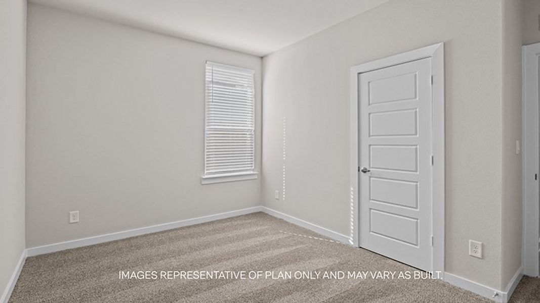 Spacious, unfurnished interior of a new home in Westmont, Lubbock (Image 11).