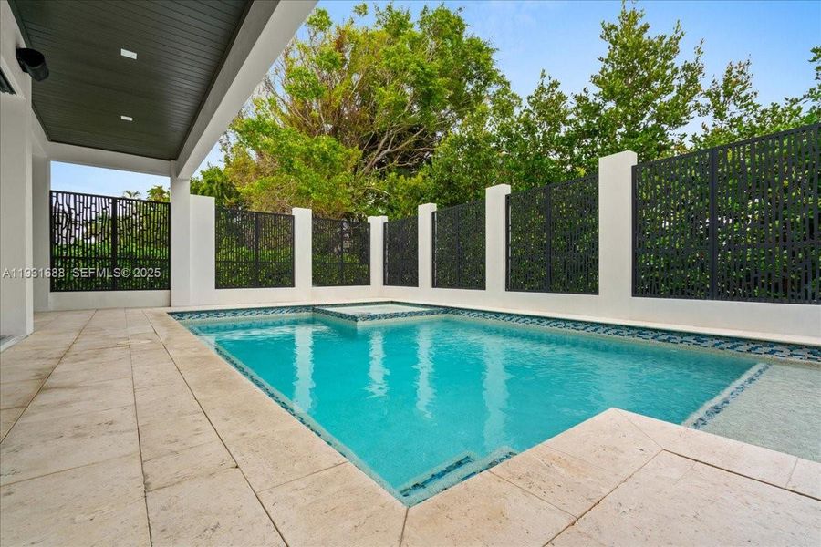 Exterior details and patio area of a home in , Naples (Image 31).