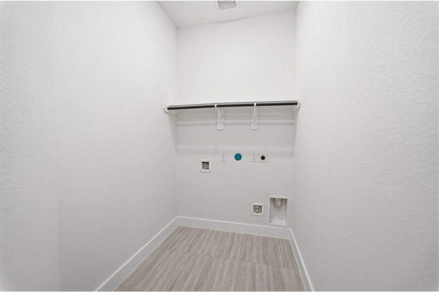 Spacious, unfurnished interior of a new home in Suncreek Estates, Rosharon (Image 22). Spacious, unfurnished interior of a new home in Suncreek Estates, Rosharon (Image 22).