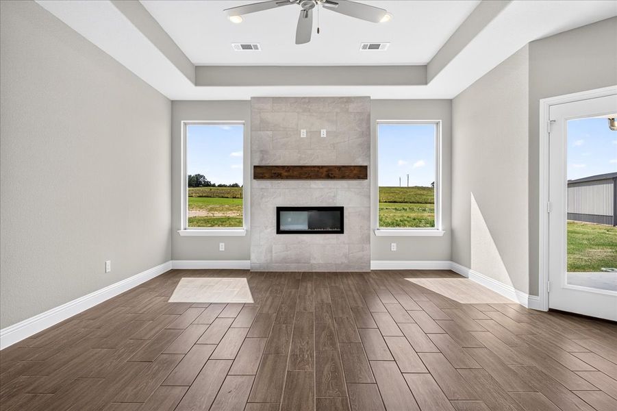 Spacious, unfurnished interior of a new home in The Ranches at Valley View, Springtown (Image 25).