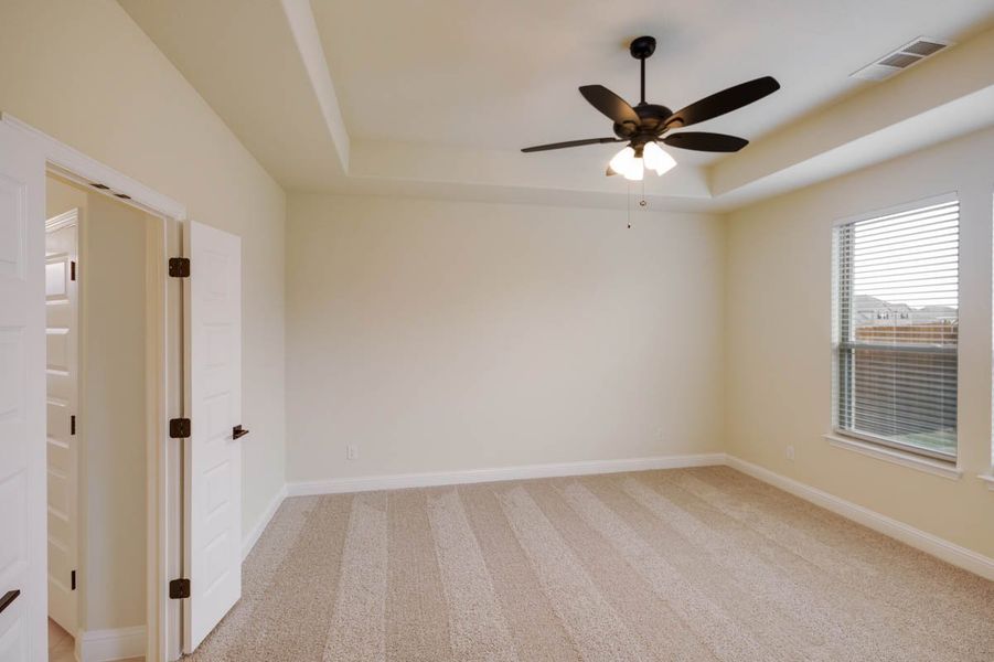 Spacious, unfurnished interior of a new home in Las Lomas, Forney (Image 28).