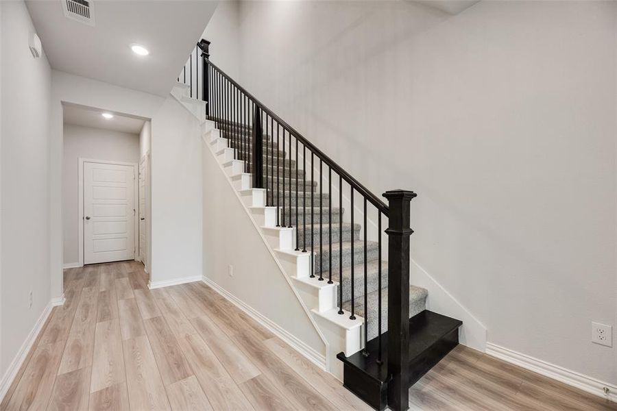 Spacious, unfurnished interior of a new home in Wade Settlement Townhomes, Frisco (Image 17).
