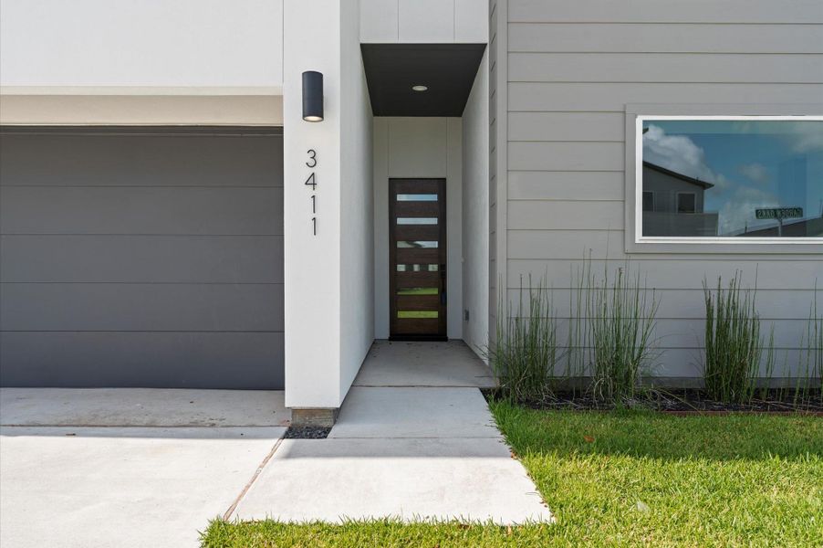 Exterior details and patio area of a home in , Missouri City (Image 3). Exterior details and patio area of a home in , Missouri City (Image 3).