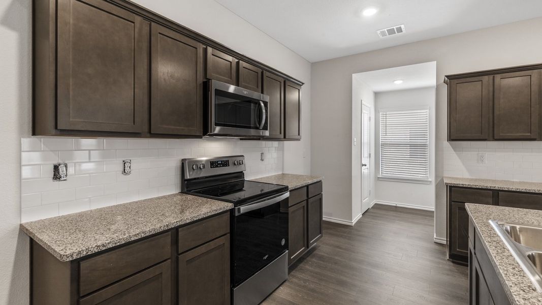 Furnished interior view inside a new home in Valor Farms, Royse City (Image 12). Furnished interior view inside a new home in Valor Farms, Royse City (Image 12).