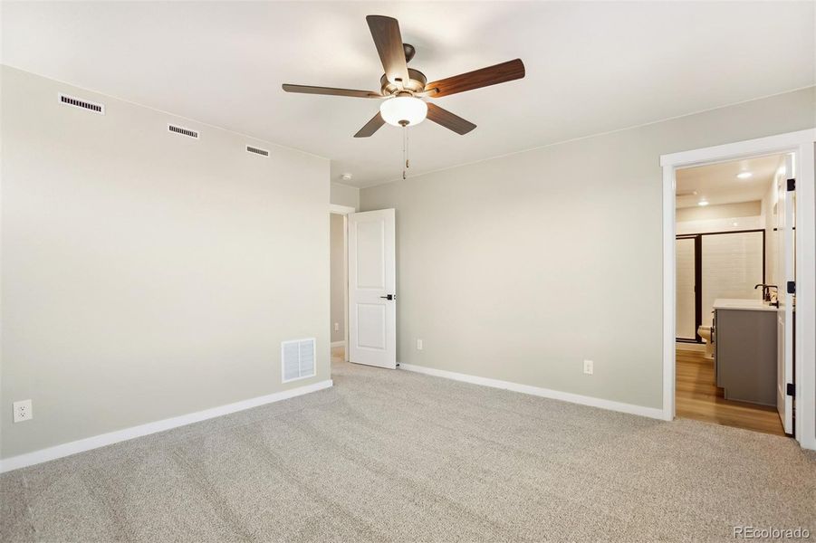 Spacious, unfurnished interior of a new home in Second Creek Farm, Commerce City (Image 6). Spacious, unfurnished interior of a new home in Second Creek Farm, Commerce City (Image 6).